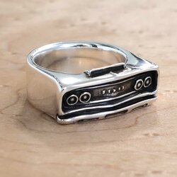 Dodge Coronet 1968 Ring - Silber | US Muscle Car Schmuck Ring aus 925er Sterling Silber mit der Front eines 1968 Dodge Coronet, detailgetreu