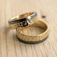 Handgefertigte Partnerringe Gold mit Diamant Friesenheim