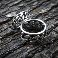 Kettenringe aus Silber mit geschwärzter Oberfläche